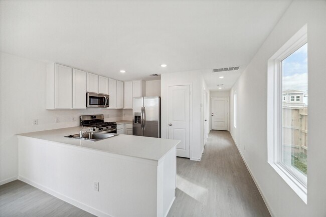 Foto del edificio - 18246 Via Aurelia Dr