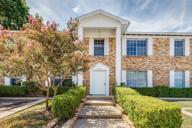 Building Photo - 7225 Beechnut St