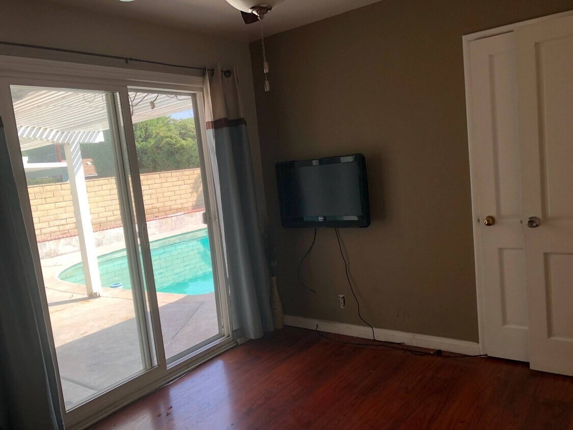 Foto principal - 12122 Diane St