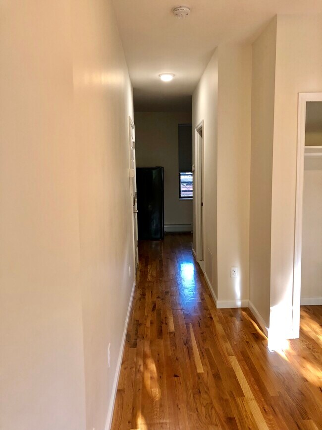 Building Photo - 538 Jersey Ave