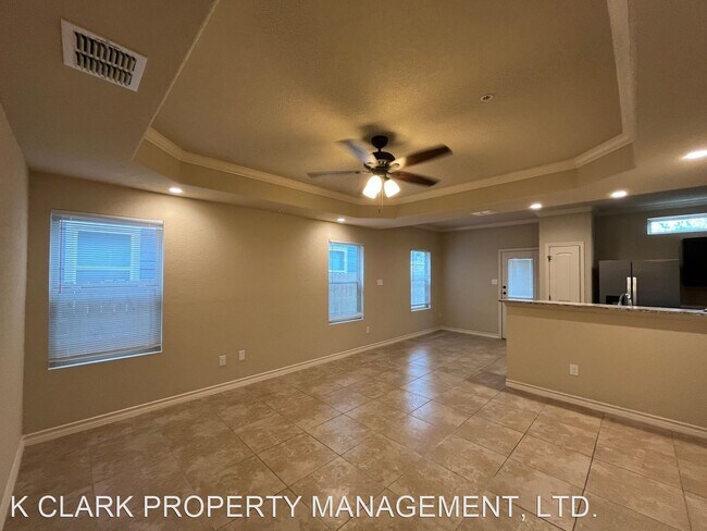 Foto del edificio - 3 br, 2.5 bath House - 6502 MARCEL WAY #104