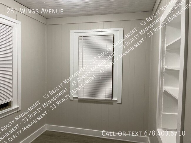Building Photo - 4 BEDROOM/ 2 BATH HOME
