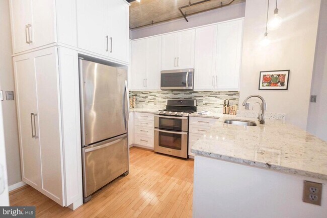 Foto del edificio - 1300 N Street NW Unit 403
