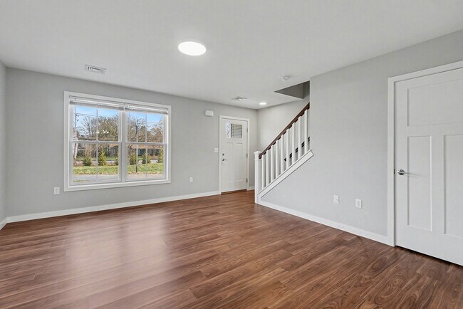 Foto del edificio - 120 Hart Ln