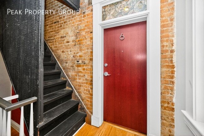 Building Photo - 516 E 13th St