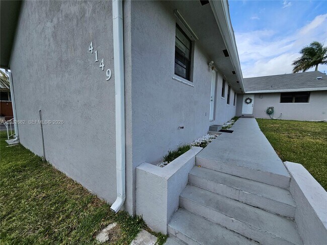 Foto del edificio - 4149 SW 52nd St