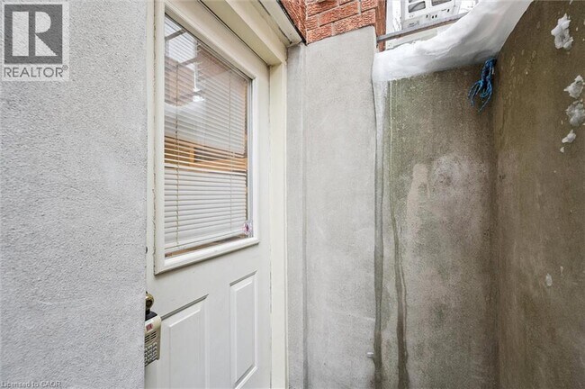 Building Photo - 286 Auburn Dr