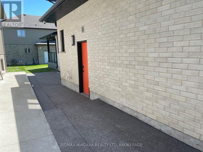 Building Photo - 6484 Sam Iorfida Dr