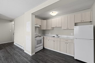 Building Photo - 2120 Lorne St