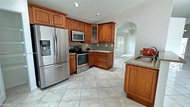 Foto del edificio - 3 br, 2 bath House - 16774 NW 12th St