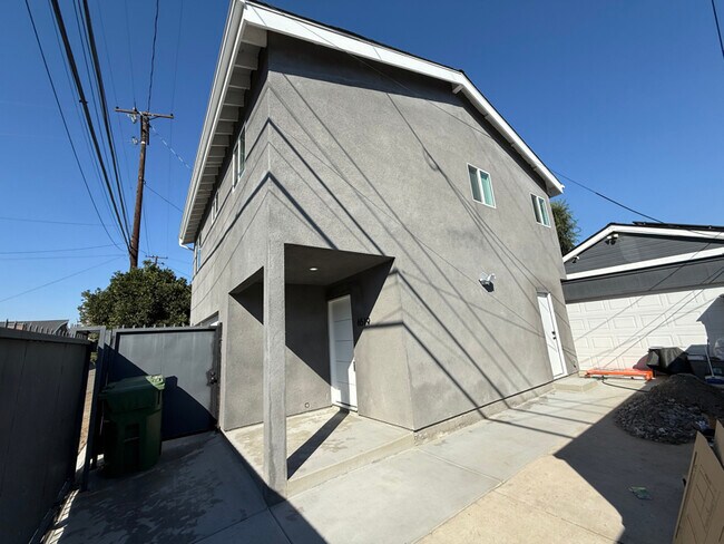 Foto del edificio - 6519 Broadway Ave