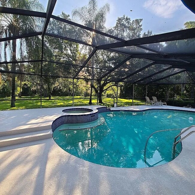 Foto del edificio - Spacious 4 Bedroom 3 Bath in Southoak