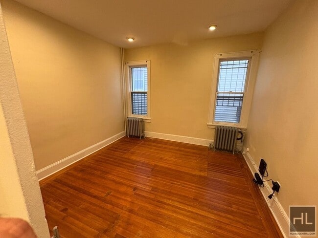 Building Photo - Park Hill Ave, YONKERS,