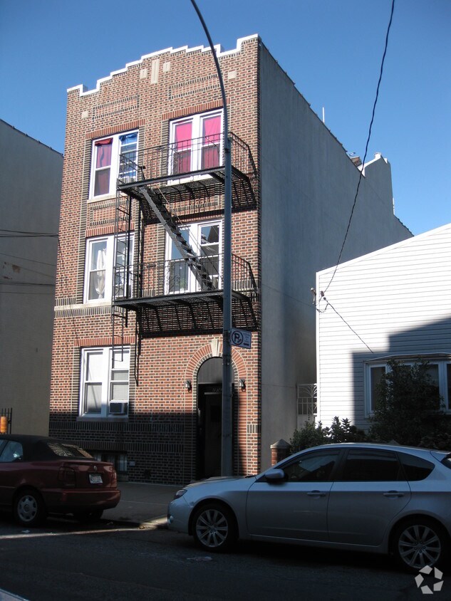 Building Photo - 25-46 44th St