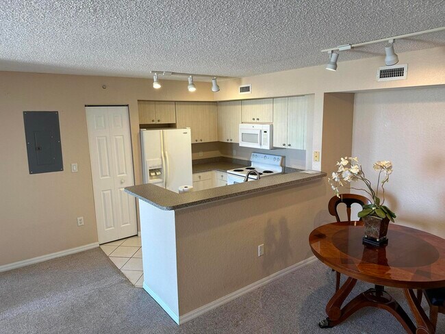 Building Photo - 1801 N Flagler Dr