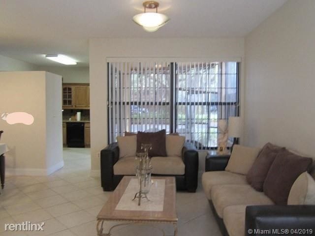 Building Photo - 15509 Miami Lakeway N