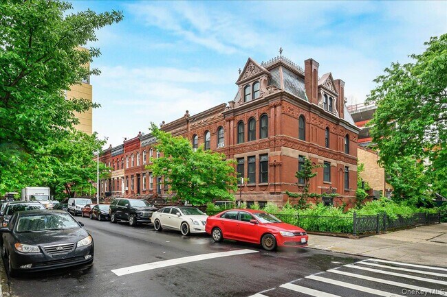 Foto del edificio - 53 Linden St