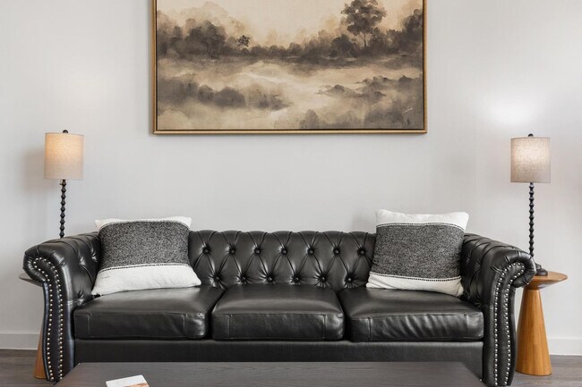 Foto del edificio - 5820 1/2 Cameron Rd