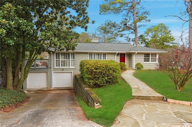 Foto del edificio - 1846 Fernwood Rd NW