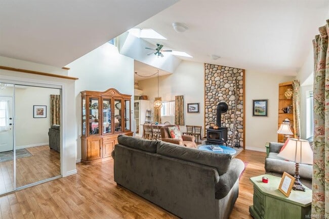 Building Photo - 3861 Charlton Dr