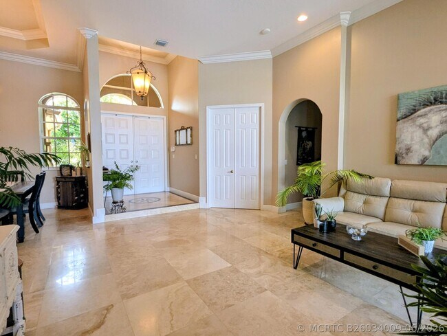Building Photo - 10640 Oak Meadow Ln
