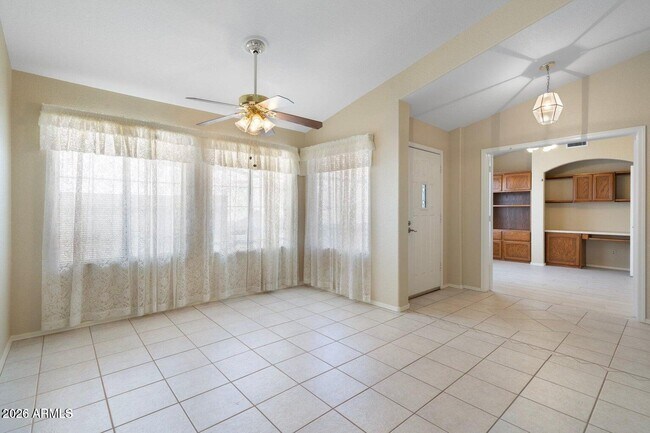 Foto del edificio - 10622 W Mohawk Ln
