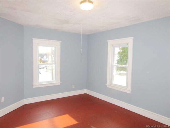 Foto del edificio - 93 E Elm St