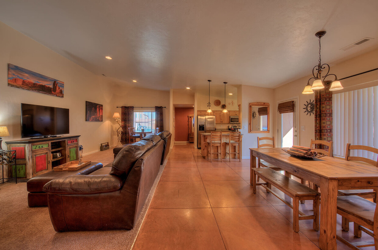 Foto principal - 3366 Oleander Ln
