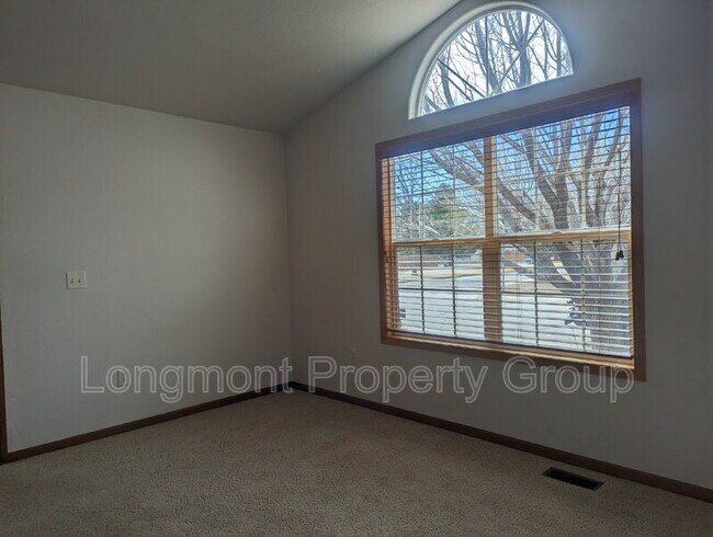 Foto del edificio - 388 Cardinal Ave