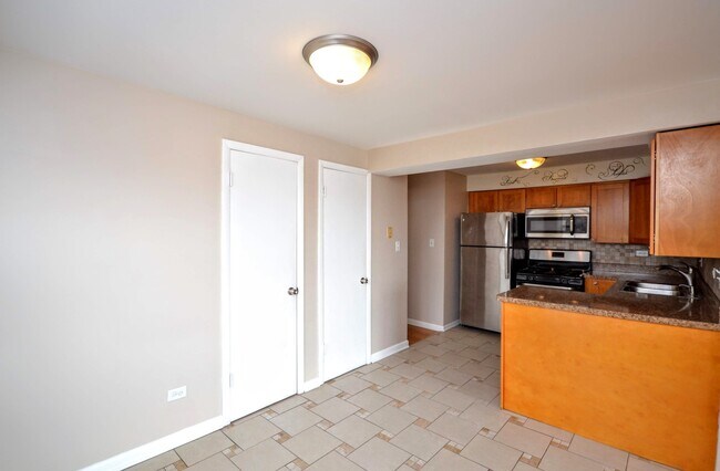 Foto del edificio - 7138 82nd St