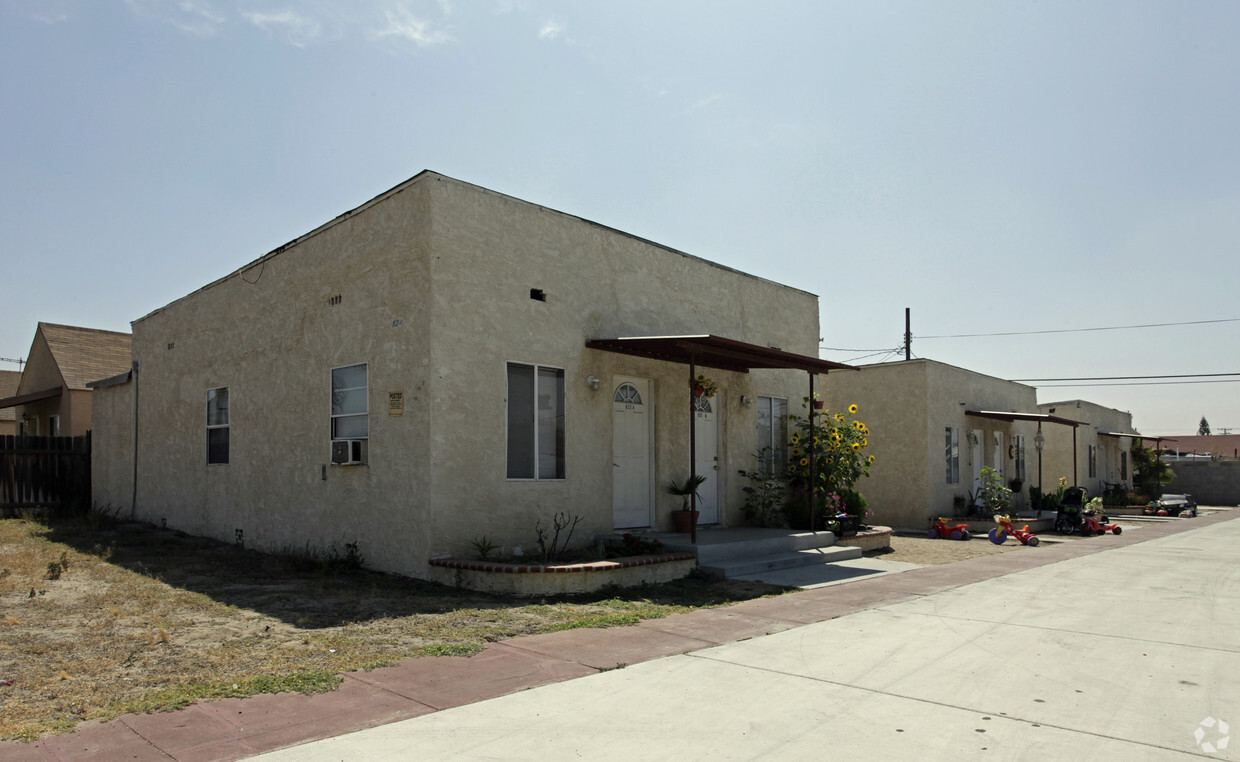 Foto principal - 822-828 Colton Ave