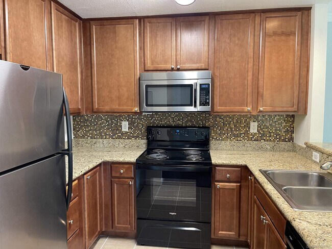 Building Photo - 145 W El Norte Pkwy