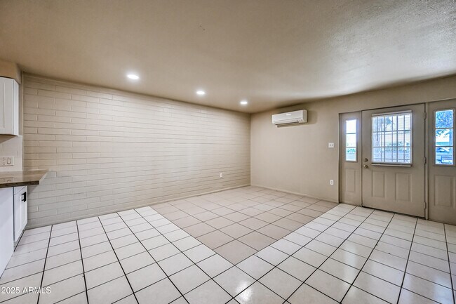 Foto del edificio - 430 W 3rd St