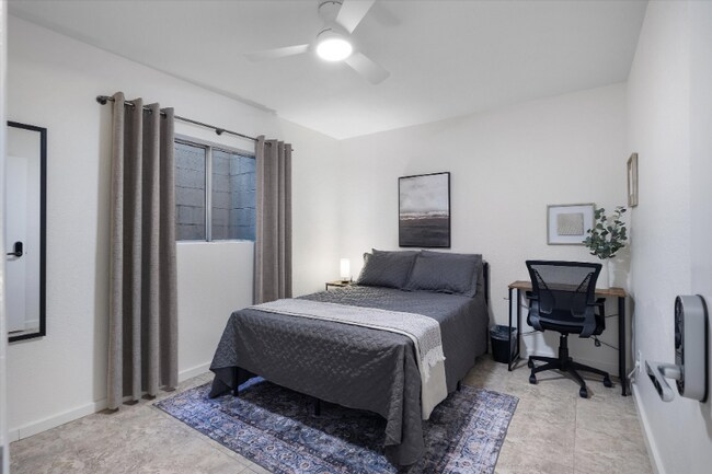 Foto del edificio - 334 W Horseshoe Ave