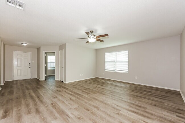 Foto del edificio - 413 Dakota Ridge Dr