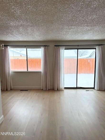 Foto del edificio - 1702 Bonita Vista Dr