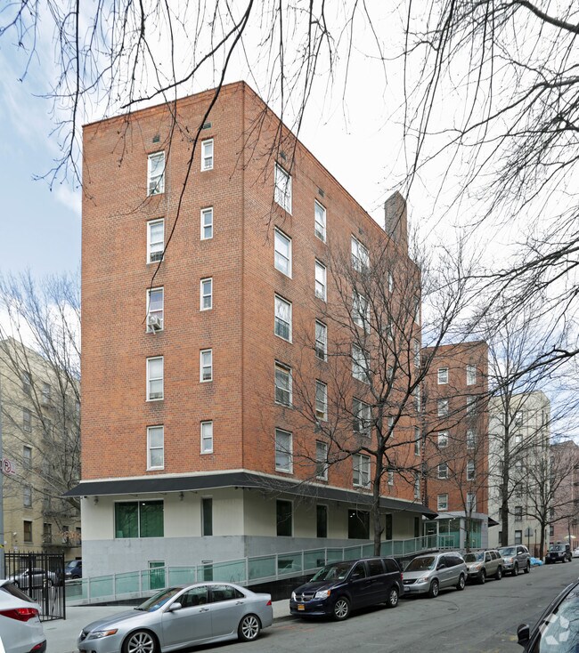 Foto del edificio - 55 E 208th St