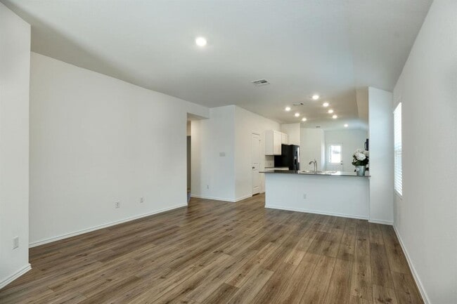 Foto del edificio - 107 Allegro Dr