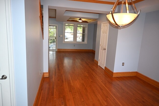 Foto del edificio - 128 Longfellow St NW