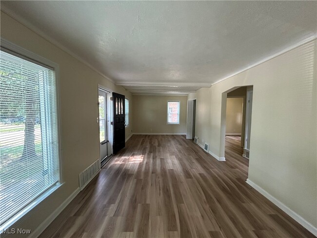 Foto del edificio - 18505 Raymond St