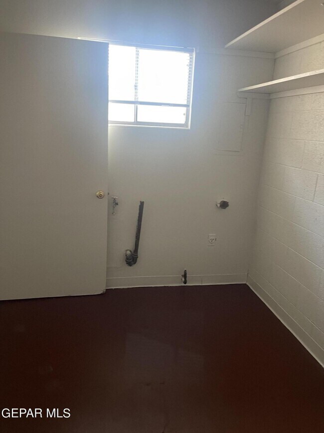 Foto del edificio - 620 E Crosby Ave