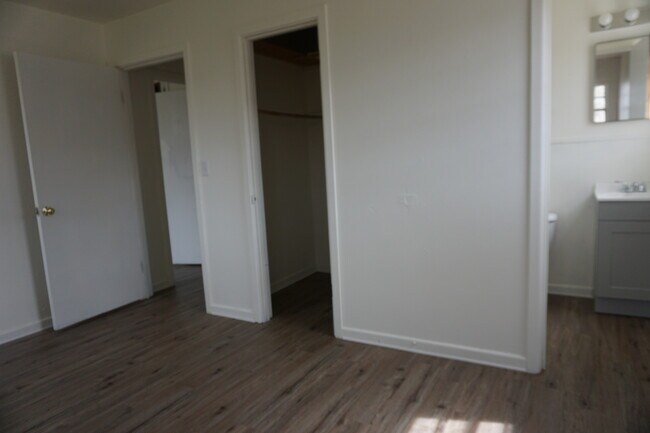 Foto del edificio - 1001 W Beverly Loop