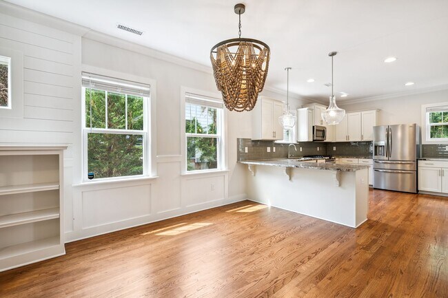 Building Photo - Available Now! Gorgeous Two-Story 4bd/3ba ...