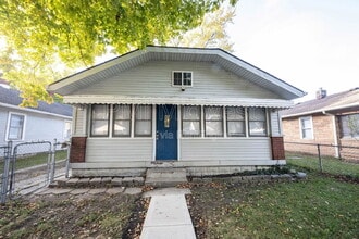 Building Photo - 3907 Hoyt Ave