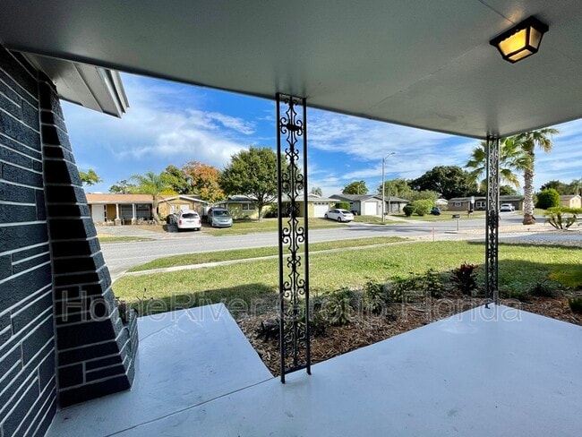 Building Photo - 5824 Dahlia Ave