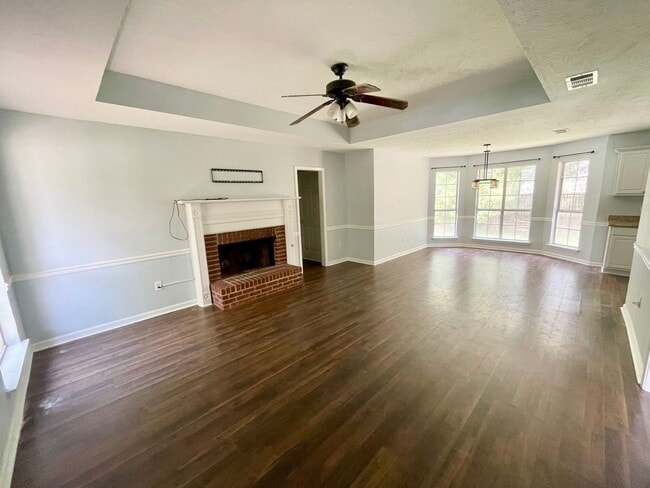 Building Photo - 3/2 For Rent in Brandon 047!