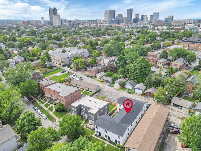 Building Photo - 380 Forest St