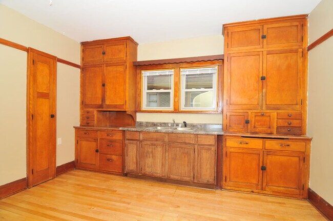 Building Photo - 3309 N 44th St