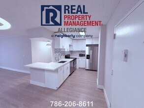 Building Photo - 16465 NE 22nd Ave