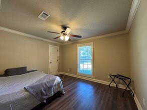 Building Photo - 114 Elmwood St